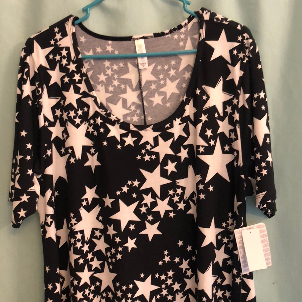 ⭐️Lularoe Perfect T⭐️